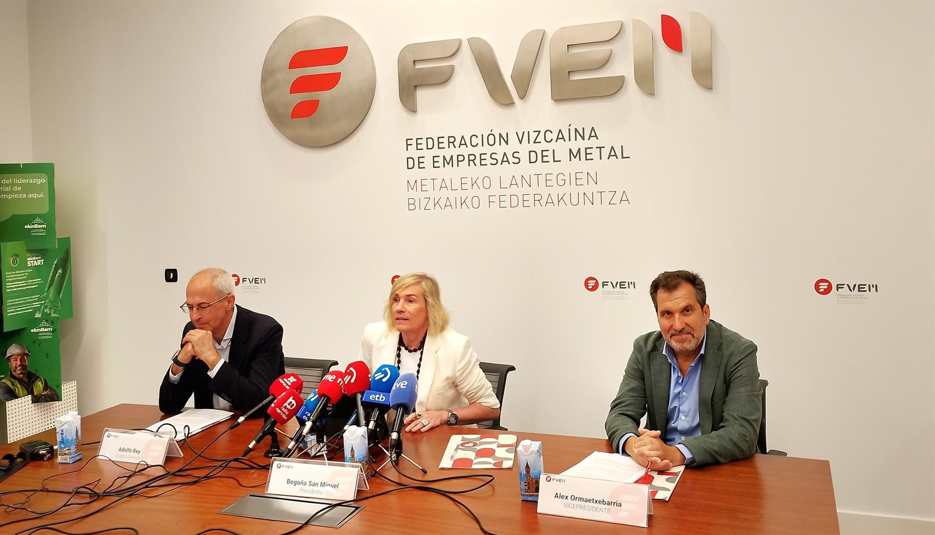 Adolfo Rey, Begoña San Miguel eta Alex Ormaetxebarria gaurko agerraldian | Argazkia: Europa Press