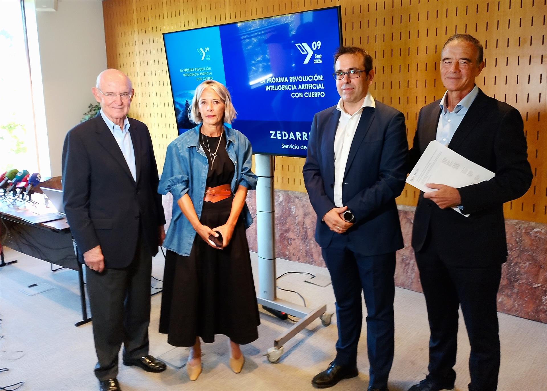 Pedro Luis Uriarte, Pilar Kaltzada, Iker Arteagabeitia eta Guillermo Dorronsoro | Argazkia: Europa Press Pedro Luis Uriarte, Pilar Kaltzada, Iker Arteagabeitia eta Guillermo Dorronsoro | Argazkia: Europa Press