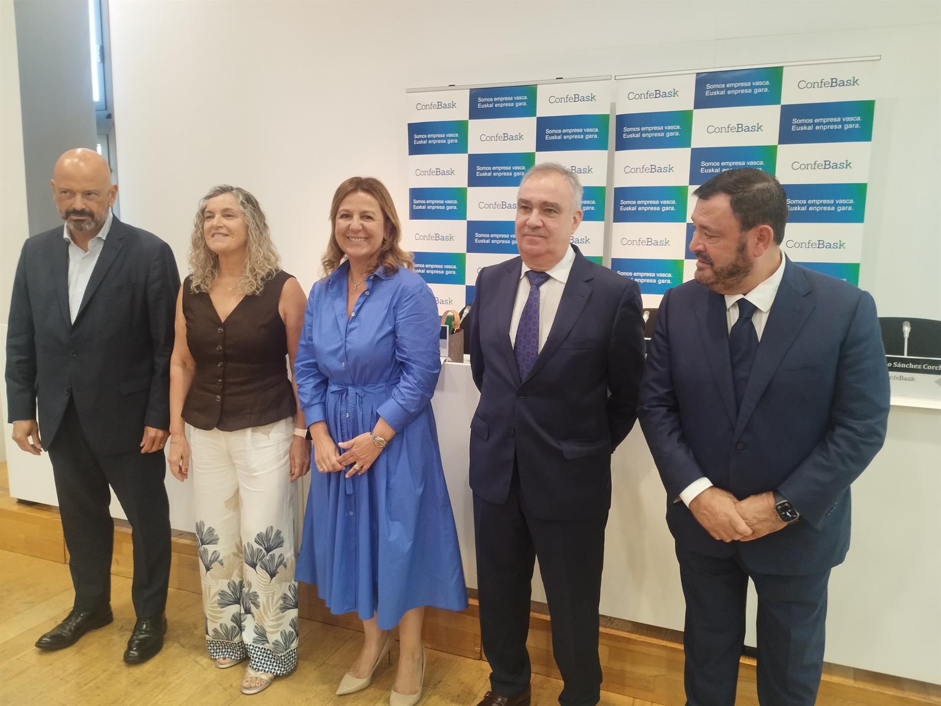 Confebasken prentsa aurreko bat | Argazkia: Europa Press