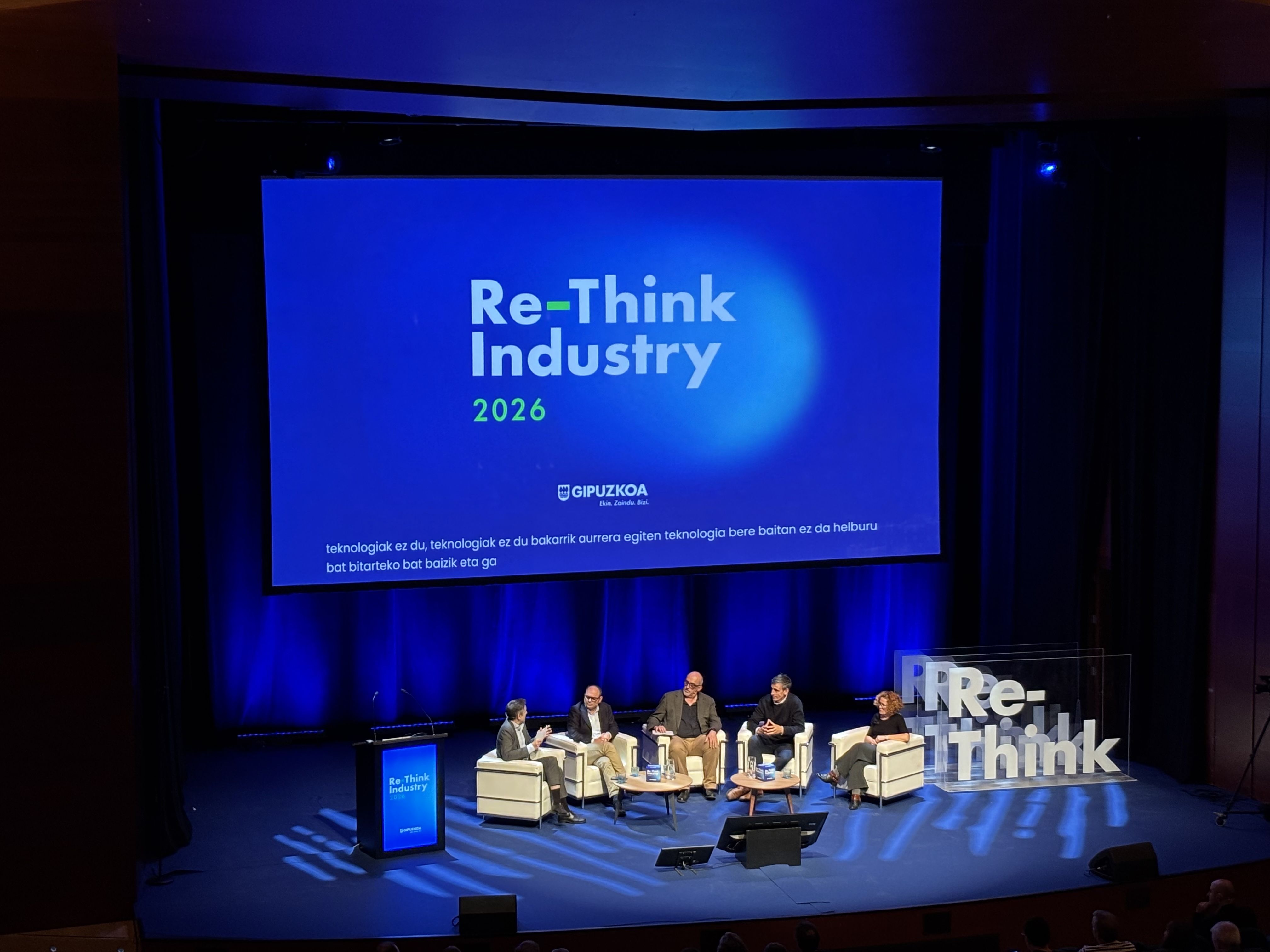 Re-Think Industryren berrikuntza teknologikoaren inguruko mahai ingurua | Argazkia : EnpresaBIDEA Re-Think Industryren berrikuntza teknologikoaren inguruko mahai ingurua | Argazkia : EnpresaBIDEA